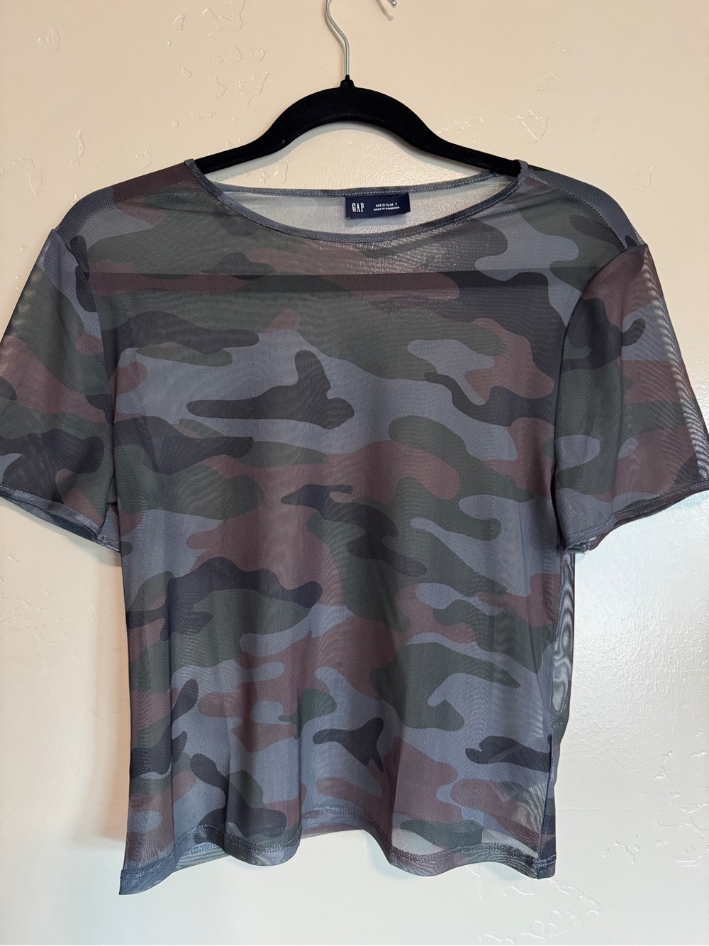 GAP Women’s Camouflage Short Sleeve Mesh Shirt - Green/Brown M Tall